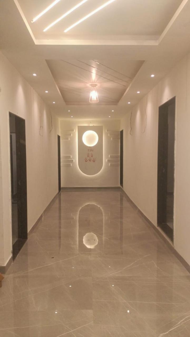 Maharaja Guest House Nashikkar Akalkot ภายนอก รูปภาพ